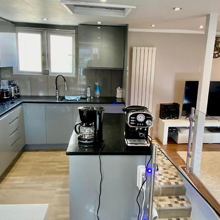Modern Stylish Apartment At Brighton Station Exterior foto
