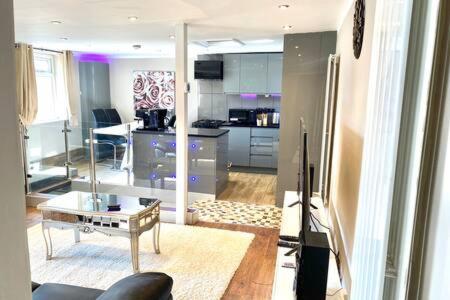 Modern Stylish Apartment At Brighton Station Exterior foto